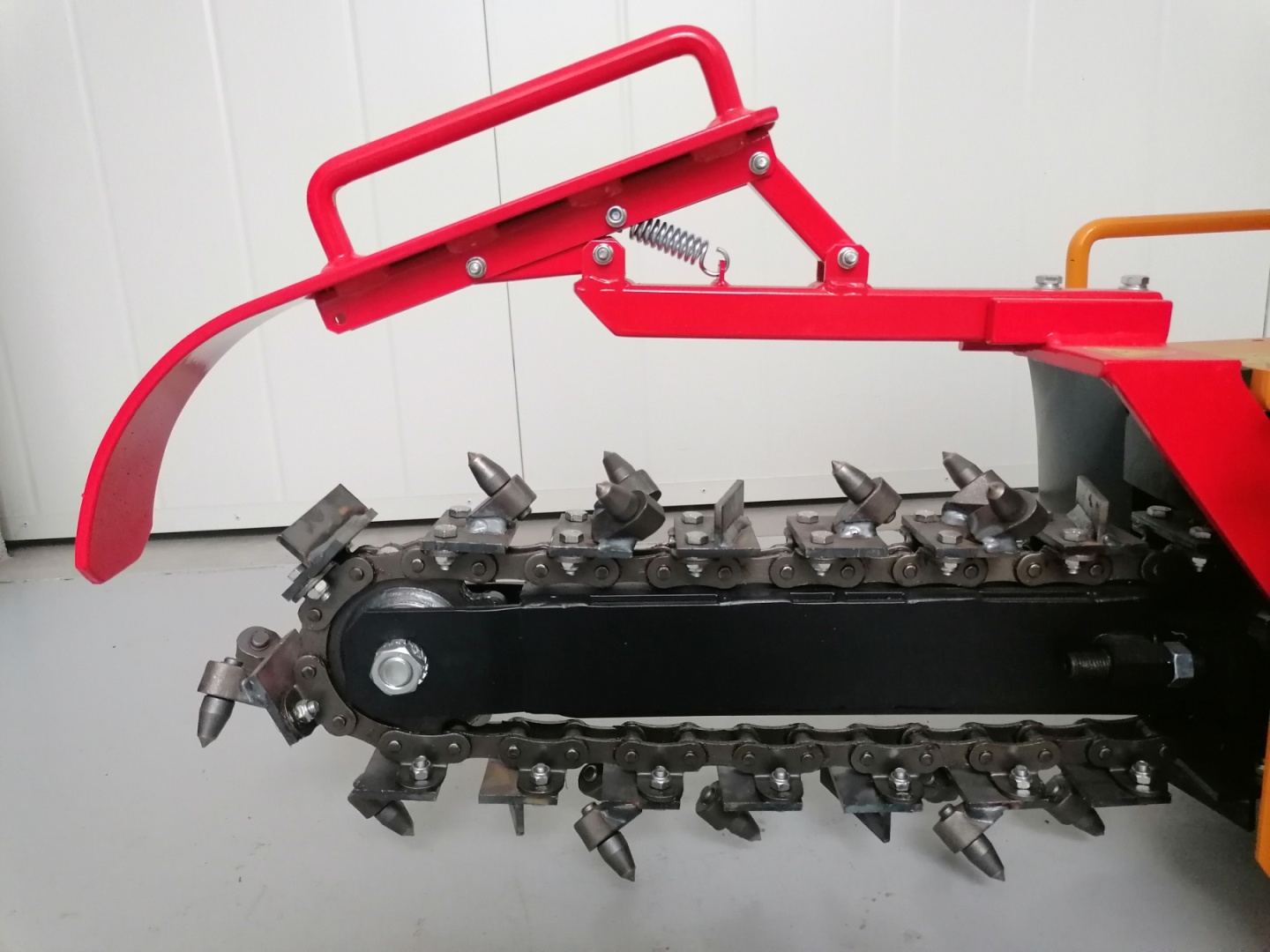 Łańcuch tnący koparki TR 50 system odprowadzania ziemi